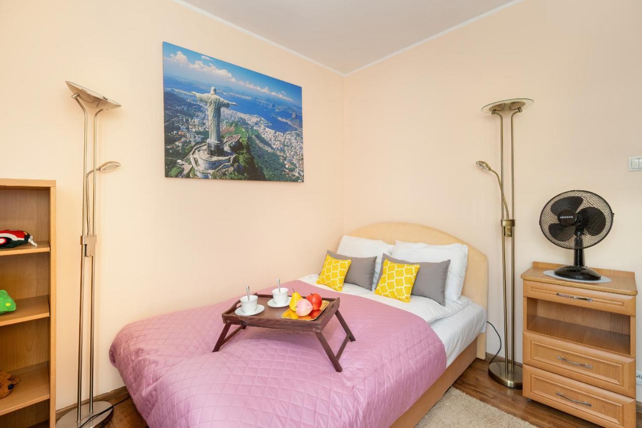 Comfortable Wojskowa Apartment By Noclegi Renters Poznan Exterior photo