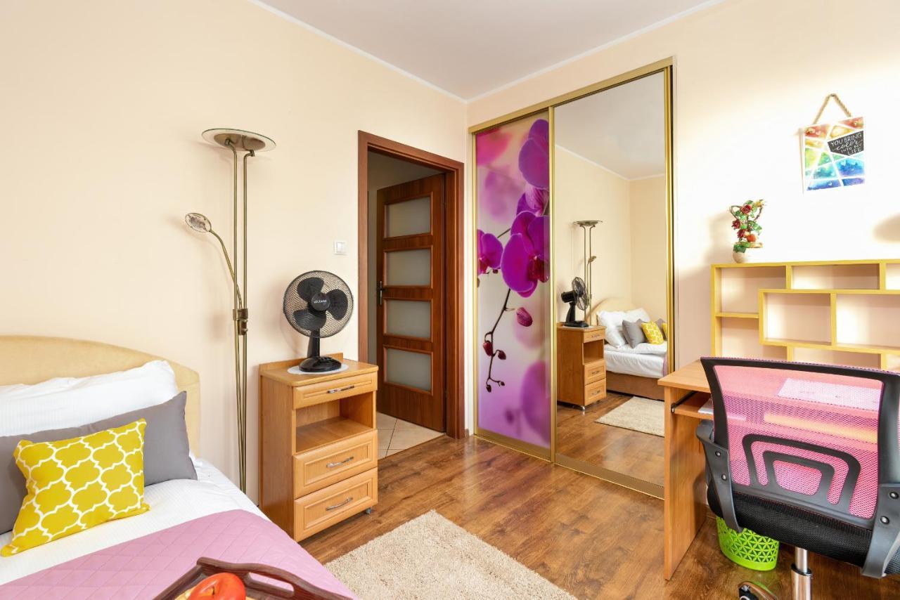 Comfortable Wojskowa Apartment By Noclegi Renters Poznan Exterior photo